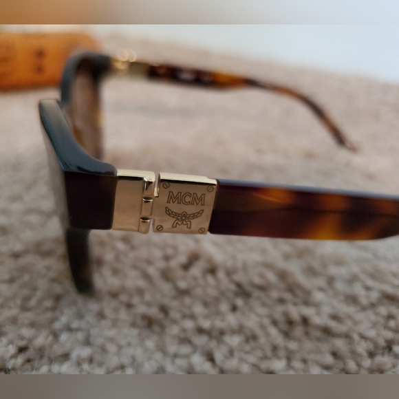 MCM Sunglasses with original hardcase & cloth - Picture 4 of 11